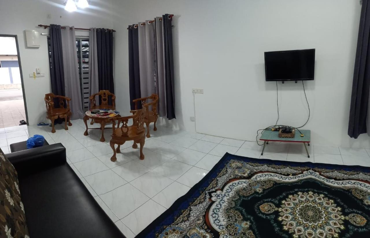 Homestay D'Mama Ifor Muslimi Tanjong Malim Exterior photo