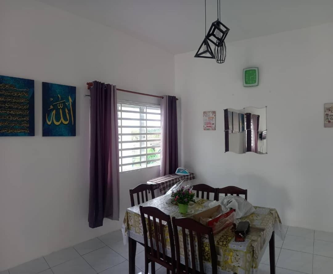 Homestay D'Mama Ifor Muslimi Tanjong Malim Exterior photo